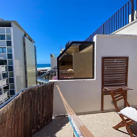 Апартаменты Maui Surfer's House Sea View Caparica House *