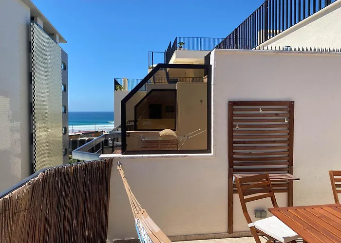 Maui Surfer's House Sea View Caparica House Appartamento *